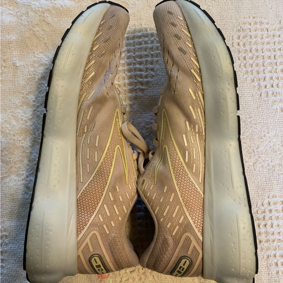 Brooks Running Shoes - Picture 5 of 6